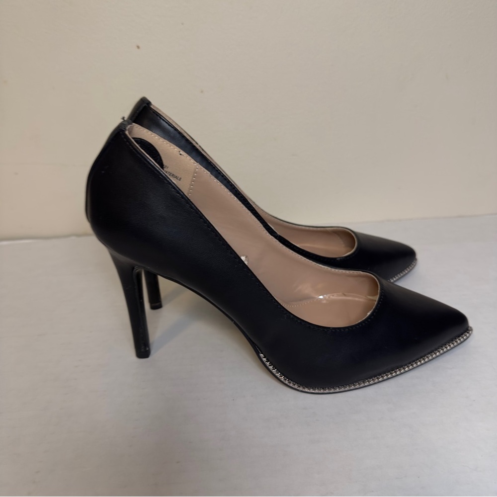 BCBGeneration Harlia Black Pointed Toe Pumps Silver Chain Trim Stiletto Heels - Picture 3 of 6